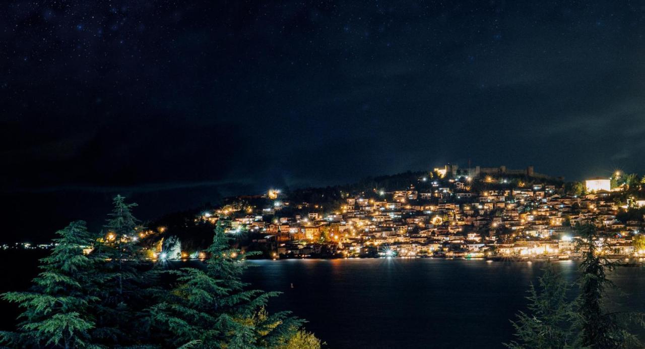Hotel Lebed Ohrid Bagian luar foto