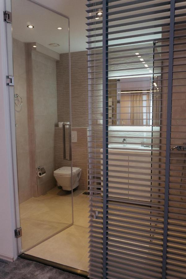 Hotel Lebed Ohrid Bagian luar foto
