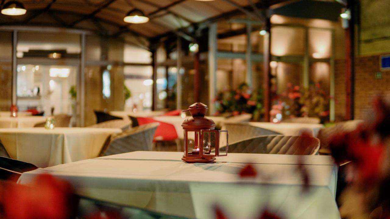 Hotel Lebed Ohrid Bagian luar foto