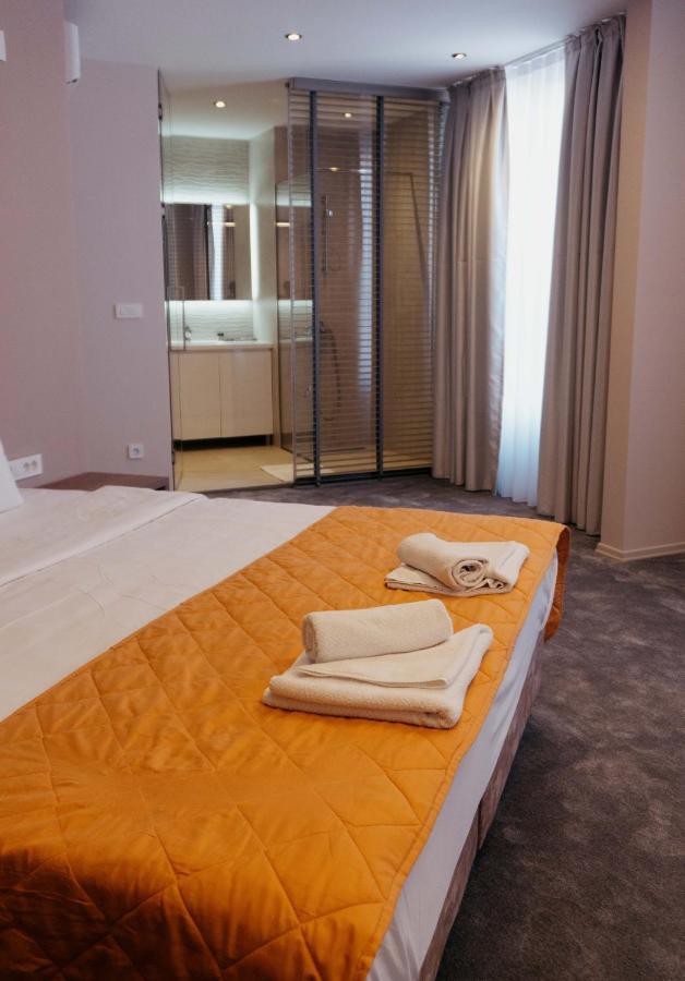 Hotel Lebed Ohrid Bagian luar foto